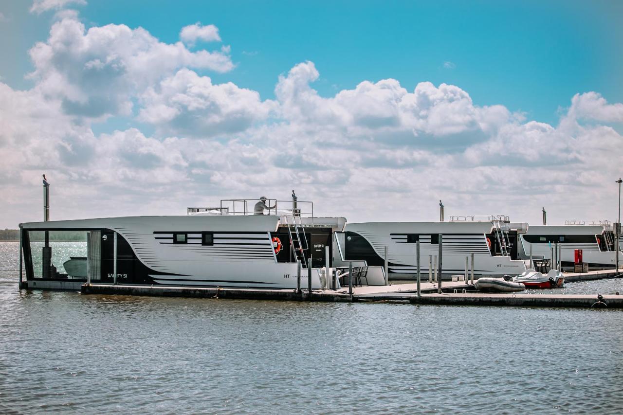 Grand Ht Houseboats - Domki Na Wodzie - Sauna, Jacuzzi, Kominek Mielno  Exterior foto