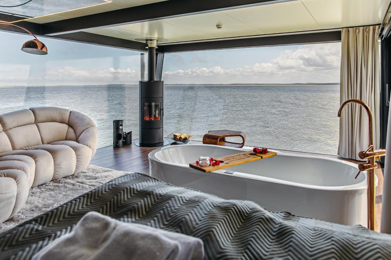 Grand Ht Houseboats - Domki Na Wodzie - Sauna, Jacuzzi, Kominek Mielno  Exterior foto