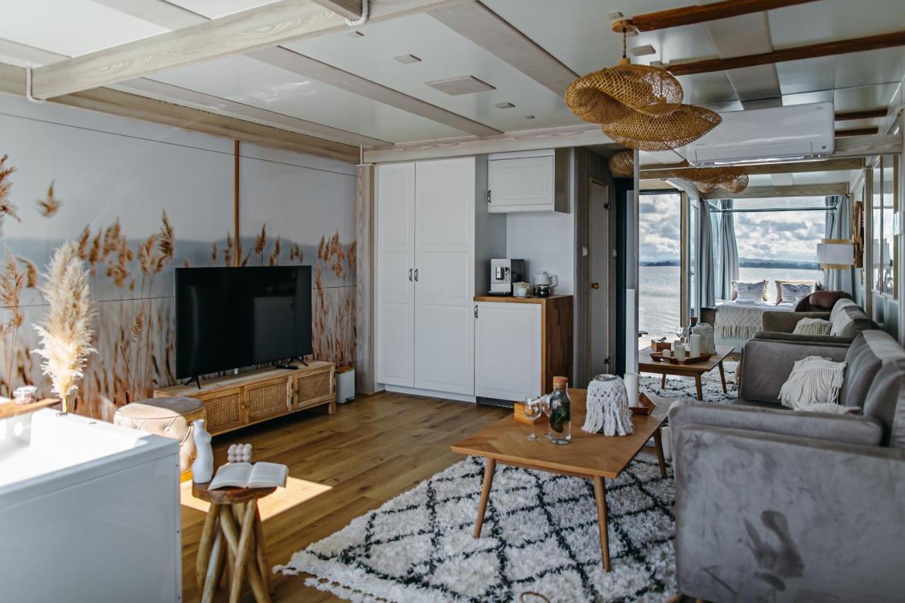Grand Ht Houseboats - Domki Na Wodzie - Sauna, Jacuzzi, Kominek Mielno  Exterior foto