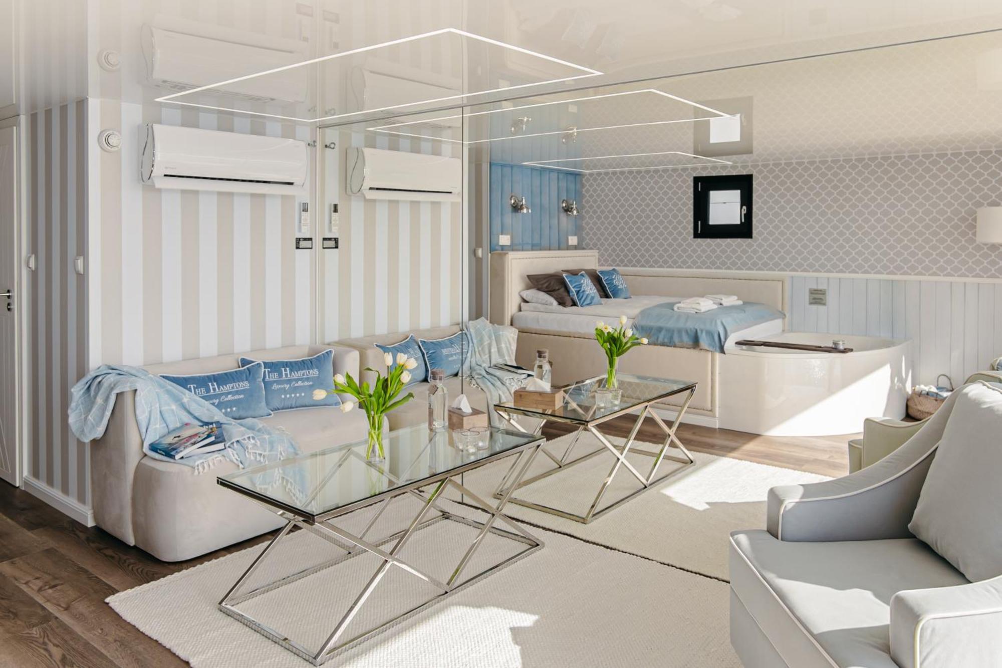 Grand Ht Houseboats - Domki Na Wodzie - Sauna, Jacuzzi, Kominek Mielno  Cameră foto