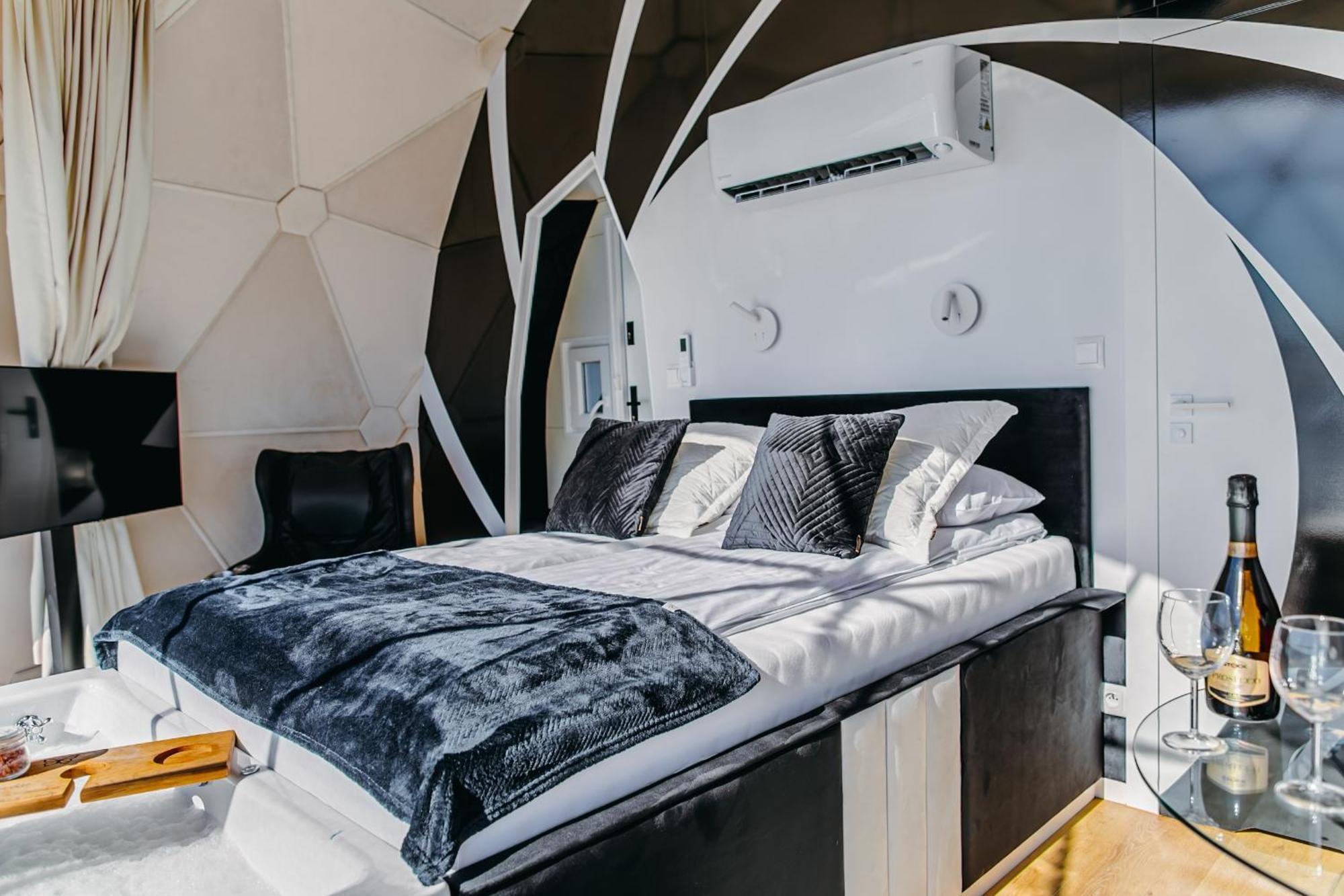Grand Ht Houseboats - Domki Na Wodzie - Sauna, Jacuzzi, Kominek Mielno  Cameră foto