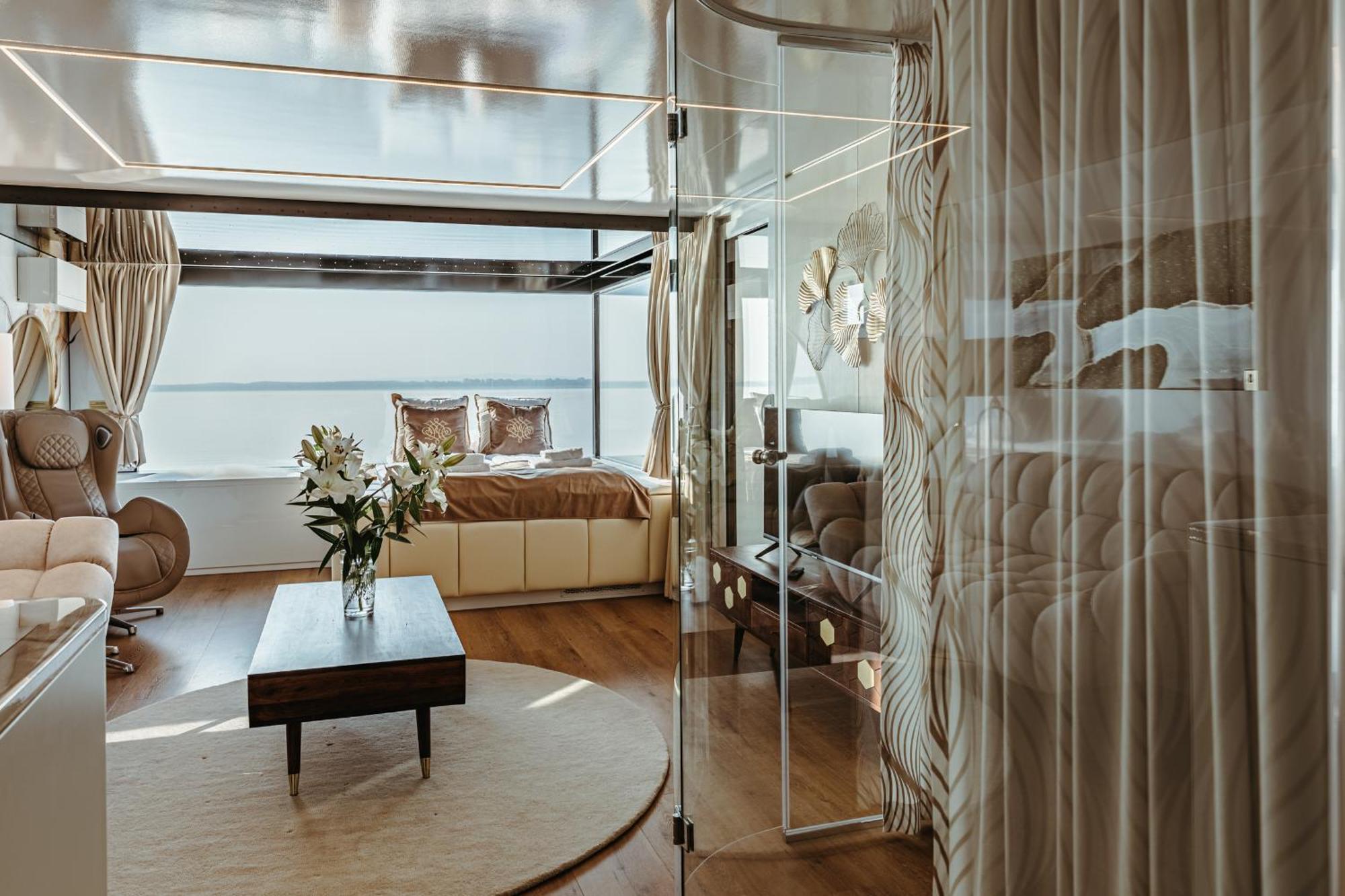 Grand Ht Houseboats - Domki Na Wodzie - Sauna, Jacuzzi, Kominek Mielno  Cameră foto