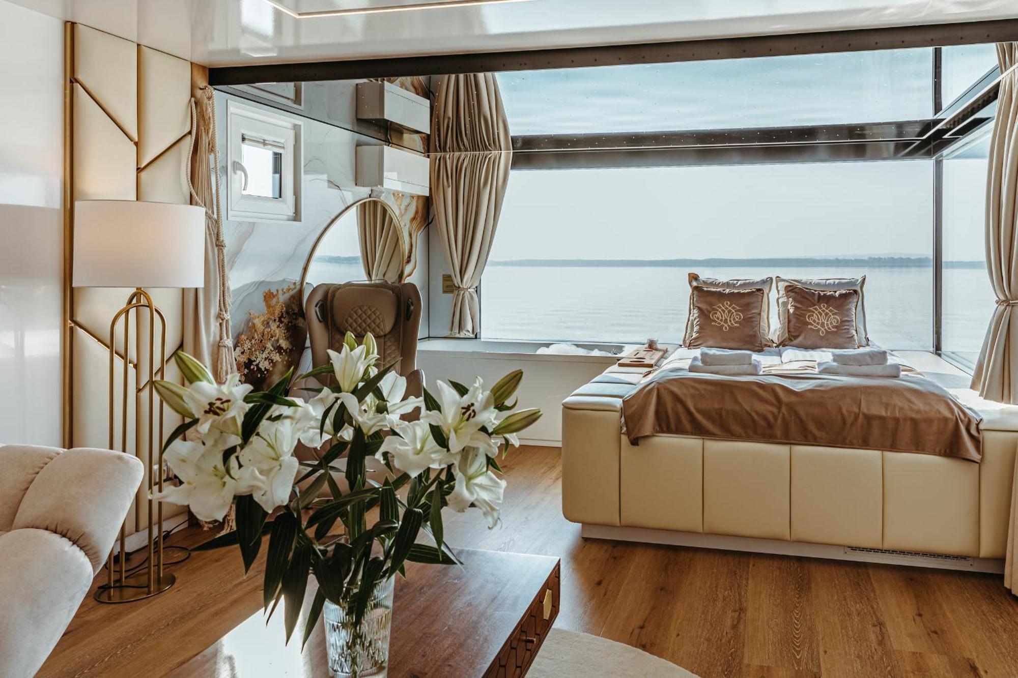 Grand Ht Houseboats - Domki Na Wodzie - Sauna, Jacuzzi, Kominek Mielno  Exterior foto