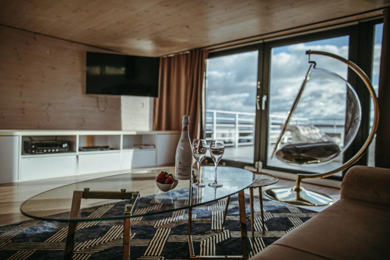 Grand Ht Houseboats - Domki Na Wodzie - Sauna, Jacuzzi, Kominek Mielno  Exterior foto